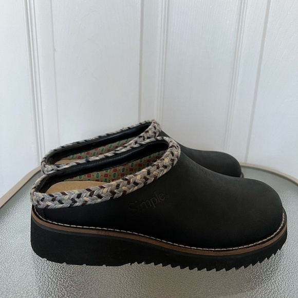 Simple Shoes - Simple NWOB Rincon Point Clog In Black Leather Size 6
